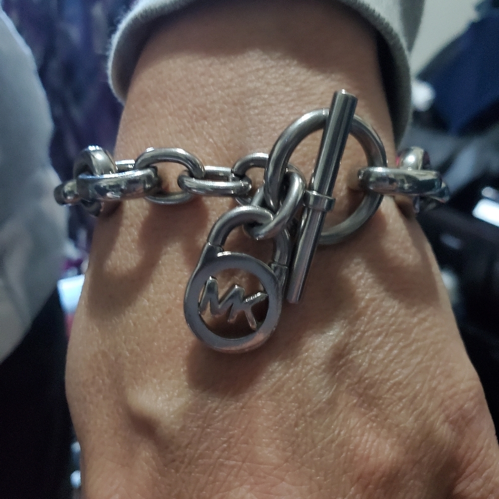MICHEAL KORS- STAINLESS STEEL BRACELET